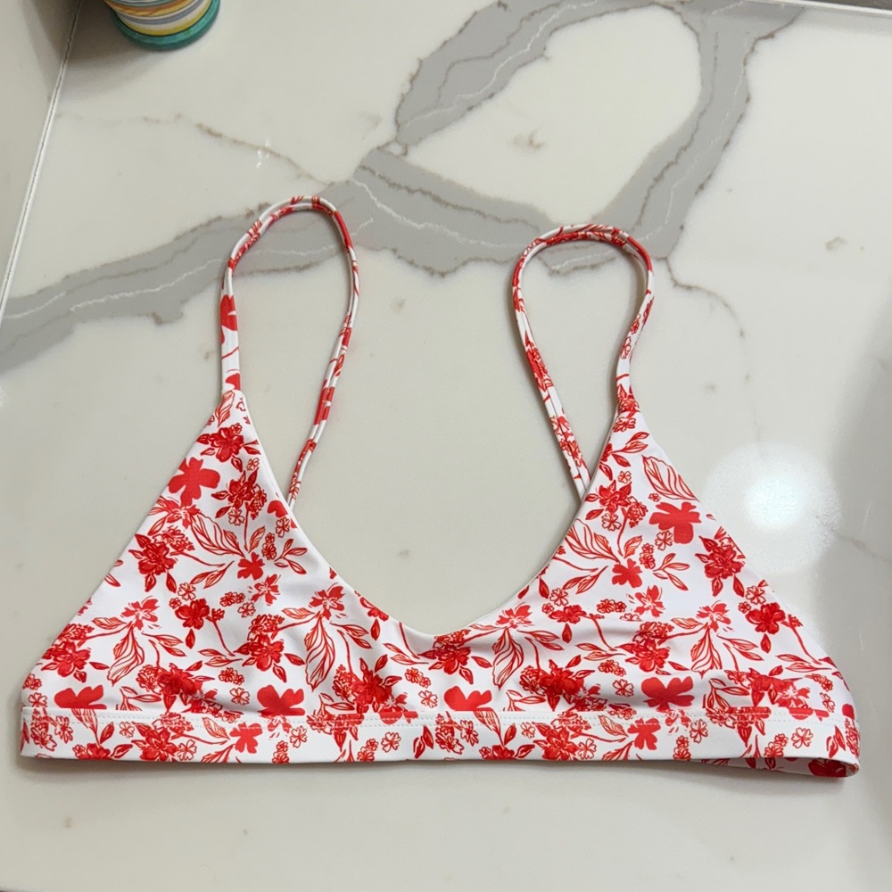 Kulani bikini Floral Red and White Bikini Top